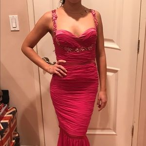 Jiovani fuchsia gown